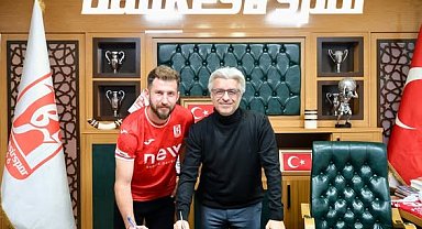 Balıkesirspor Akın Arıcan'a imza attırdı