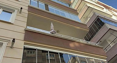 Balkondan düşen yaşlı kadın hayatını kaybetti