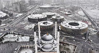 Başakşehir'de kar yağışı dronla görüntülendi