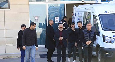 Başından vurulmuş halde eşi tarafından hastaneye götürülen kadın hayatını kaybetti