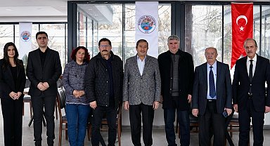 Başkan Bozkurt gazetecilerle bir araya geldi