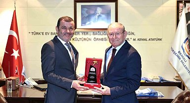 Başkan Çavuşoğlu "Ege'nin En Başarılı Büyükşehir Belediye Başkanı" seçildi