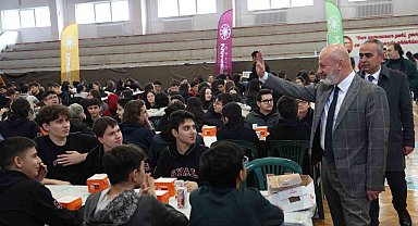 Başkan Çolakbayrakdar: "Güçlü Türkiye'nin temeli gençlerimizdir"