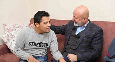 Başkan Çolakbayrakdar: "Her bir hemşehrimizin hayatına dokunacak hizmetler üretiyoruz"