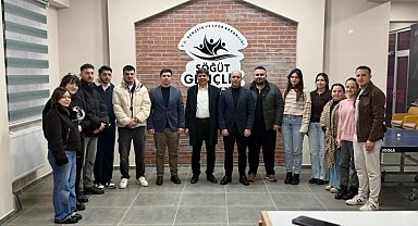 Başkan Durgut gençlerle Gençlik Merkezi'nde buluştu
