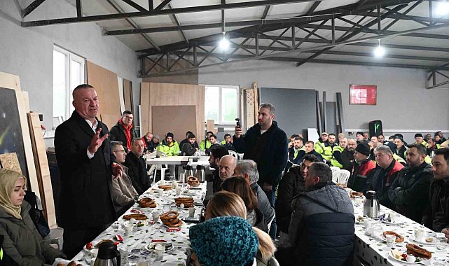Başkan Karabatı, emekçileri kahvaltıda ağırladı