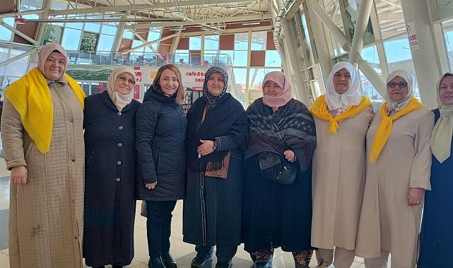 Başkan Tekin umre yolcularını dualarla uğurladı