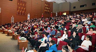 Başkan Yalçın'ın çocuklara hediyesi devam ediyor