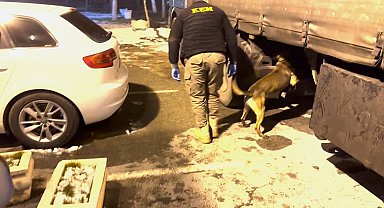 Batman polisinden nefes kesen operasyon: Tırda 51 kilo uyuşturucu ele geçirildi