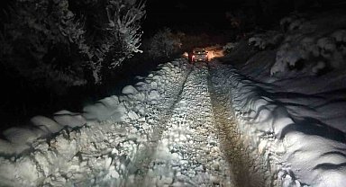 Batman'da kapalı yol açıldı, 14 yaşındaki Gülsüm sağlık ekiplerine ulaştırıldı