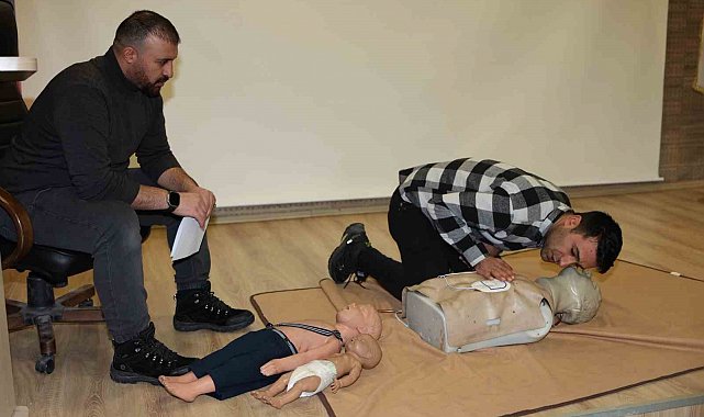 Bayburt'ta polis adaylarına ilk yardım eğitimi verildi