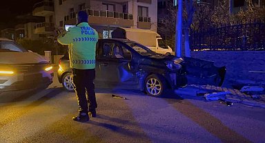 Bayındır'da otomobiller çarpıştı: 1 yaralı