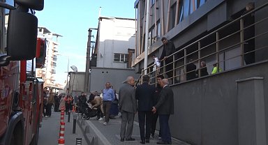 Bayrampaşa Kaymakamlığı'nda yangın paniği: Çalışanlar tahliye edildi