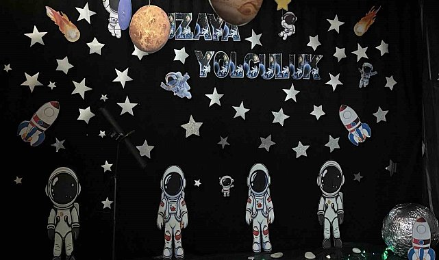 Bebek Kütüphanesi'nde çocuklar uzayla tanıştı