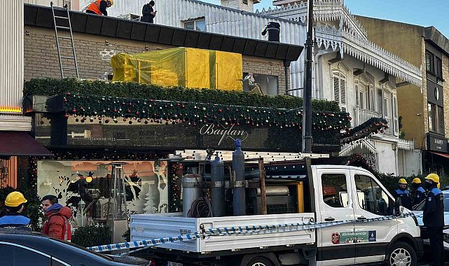 Bebek'teki Baylan Pastanesi'nin kaçak eklentisi yıkıldı