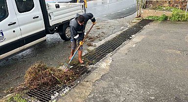 Belediye ekiplerinden fırtına ve yağış mesaisi