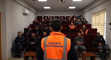 Belediye personellerine sokak hayvanları için güvenli müdahale eğitimi