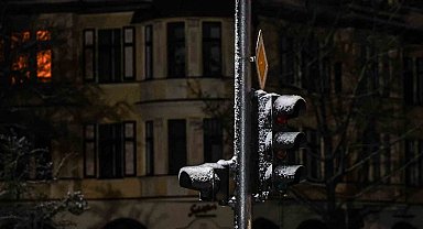 Berlin'deki elektrik hatlarındaki yangında 45 bin hane elektriksiz kaldı