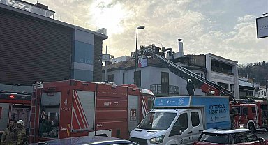 Beşiktaş'ta iş yerinde korkutan yangın: 1 itfaiyeci yaralandı