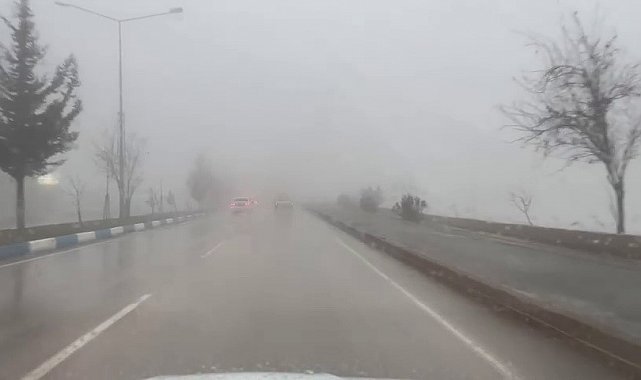 Besni'de yoğun sis ve sağanak etkili oldu