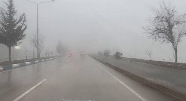 Besni'de yoğun sis ve sağanak etkili oldu