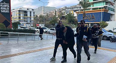 Bıçak ve zincirlerin kullanıldığı kavganın şüphelileri adliyeye sevk edildi