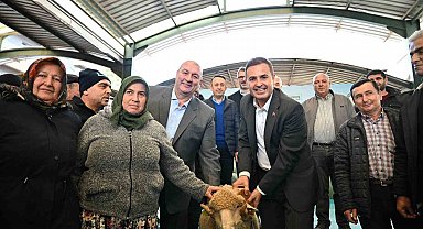 Bigadiçli üreticinin yüzünü Başkan Akın güldürdü