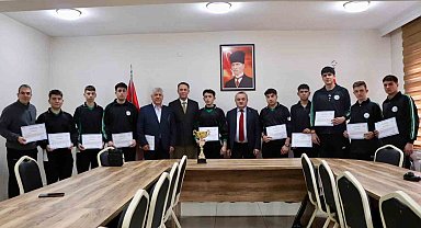 Bilecik'te Hentbol İl Birincileri ödüllendirildi