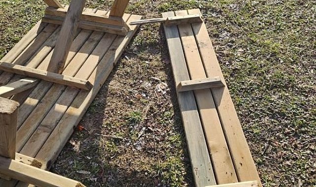 Bilecik'te kamuya ait banklara zarar verildi