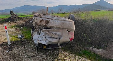 Bilecik'te kontrolden çıkan araç takla attı; sürücüsü yaralandı