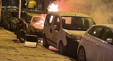 Bilecik'te park halindeki otomobil alev alev yandı