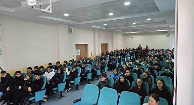 Bilecik'te sosyal medya bağımlılığına karşı farkındalık eğitimi