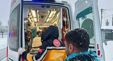 Bingöl'de diyaliz hastası UMKE tarafından hastaneye ulaştırıldı