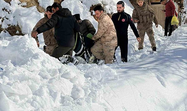 Bingöl'de ekipler karbonmonoksit gazından zehirlenen şahıs için seferber oldu