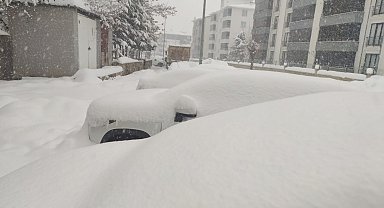 Bingöl'de kar yağışı aralıksız devam ediyor