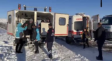 Bingöl'de UMKE ekipleri zorlu kış şartlarında hastaya umut oldu