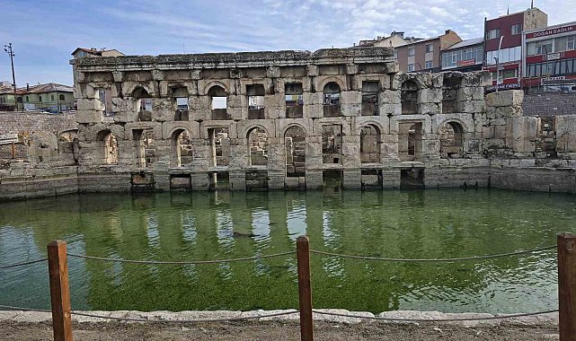 Binlerce yıllık Roma Hamamı, ziyaretçilerini ağırlamaya devam ediyor