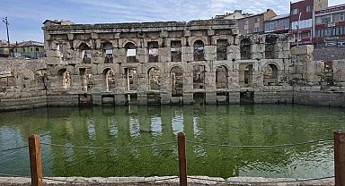 Binlerce yıllık Roma Hamamı, ziyaretçilerini ağırlamaya devam ediyor