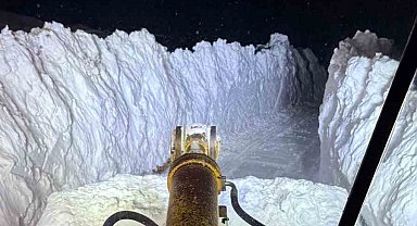 Bitlis'te karla mücadele gece gündüz devam ediyor