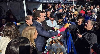 Bodrum'da 3 ton hamsi pişirilerek dağıtıldı