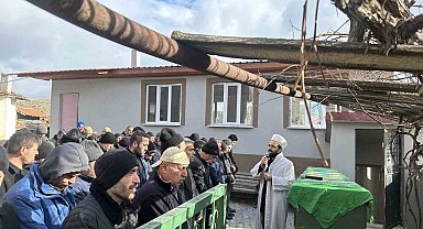 Boğularak öldürülen kadın son yolculuğuna uğurlandı