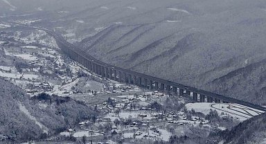 Bolu Dağı'nda kartpostallık kar manzarası