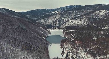 Boraboy Gölü'nün yüzeyi buz tuttu