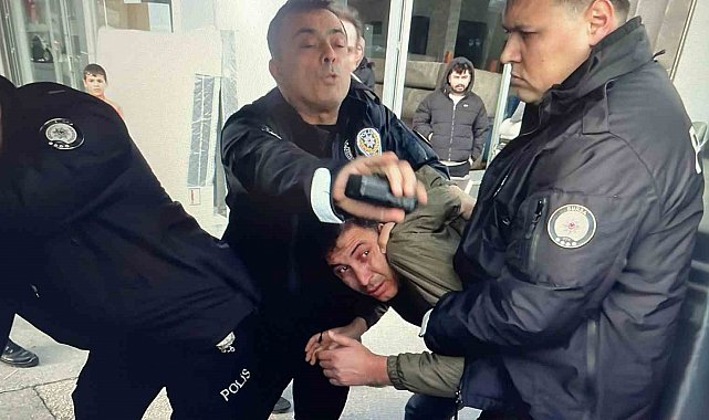 Bozbey'e tahsis edilen koruma polisleri devreye girip saldırıyı önledi