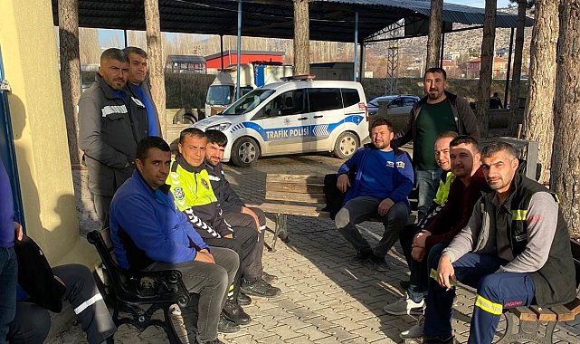 Bozkır'da polis ekiplerinden trafik güvenliği eğitimi