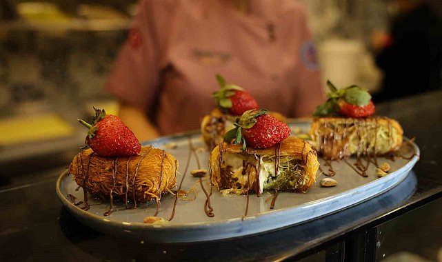 Bu da 'Çikolatalı Kaymaklı Kadayıf Sarma'