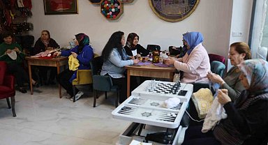 Bu kafeye erkekler giremiyor