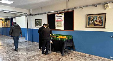 Bu okulda manav var, görevli yok