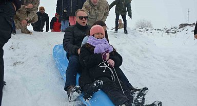 Bulanık Kaymakamlığı'ndan çocuklara unutulmaz kış şenliği