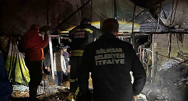 Burdur'da ahır yangını korkuttu